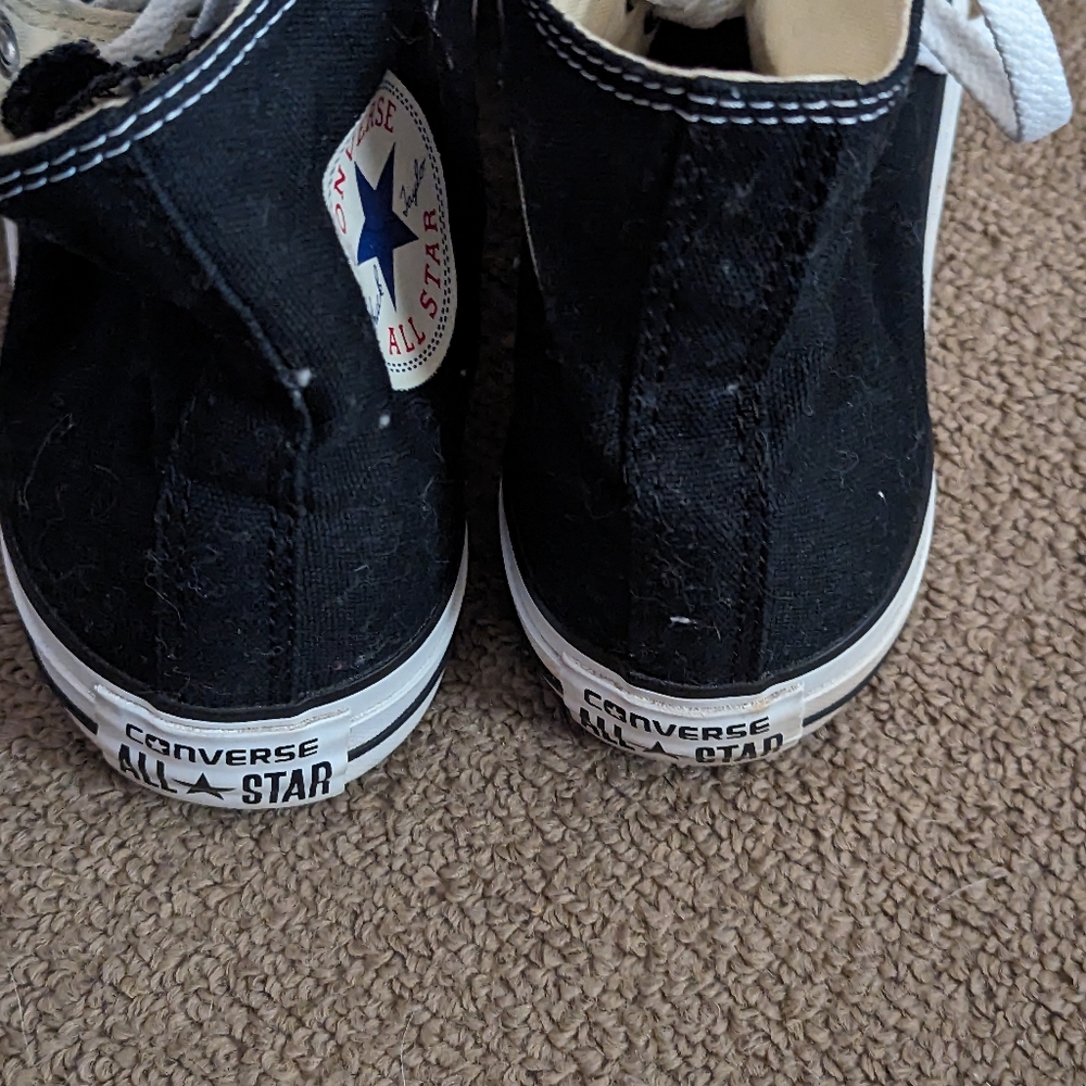 Chuck Taylor All Star UNISEX HIGH TOP SHOE, Women's size 9- Black and White